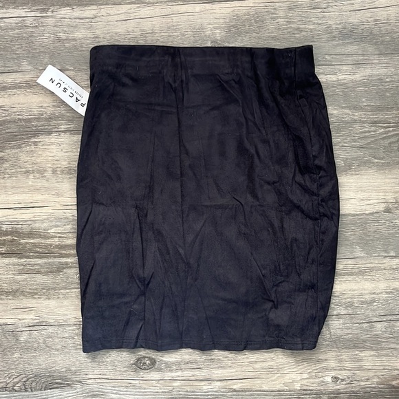 NWT Size small LA Hearts Skirt - Picture 4 of 5